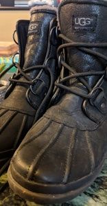UGG Duck Boot